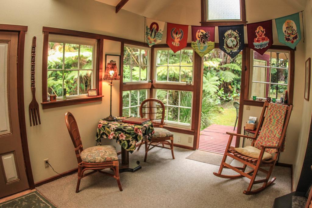 Ferny Hollow: Romantic Rainforest Cottage Volcano Εξωτερικό φωτογραφία